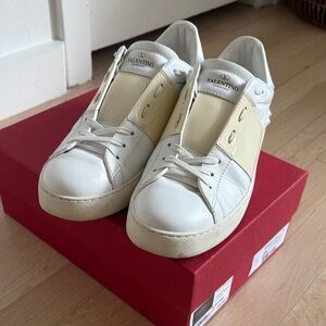 Valentino Ivory and White Leather Sneakers EU41 (US 9.5)